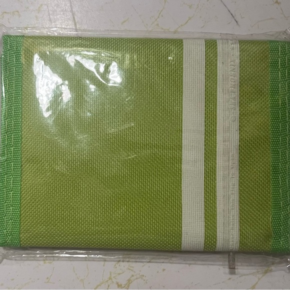 RARE FIND: Vintage Y2K Hello Kitty Pink and Green wallet - Picture 2 of 4